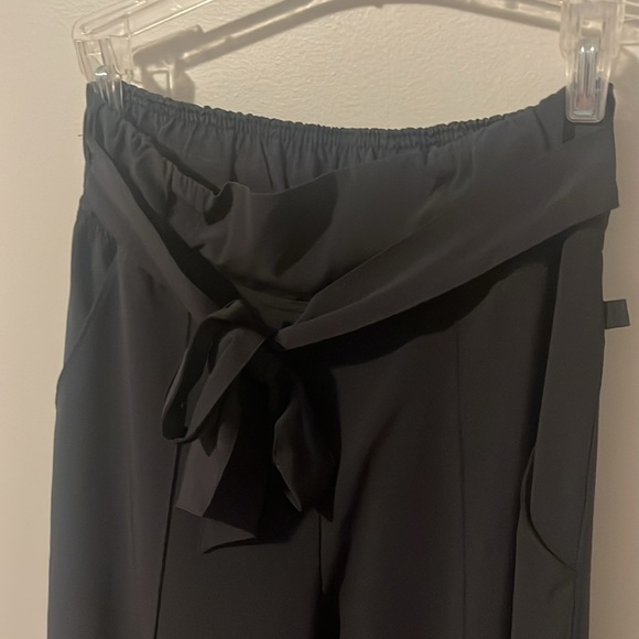 Lululemon Noir Pant
Black - Picture 9 of 16